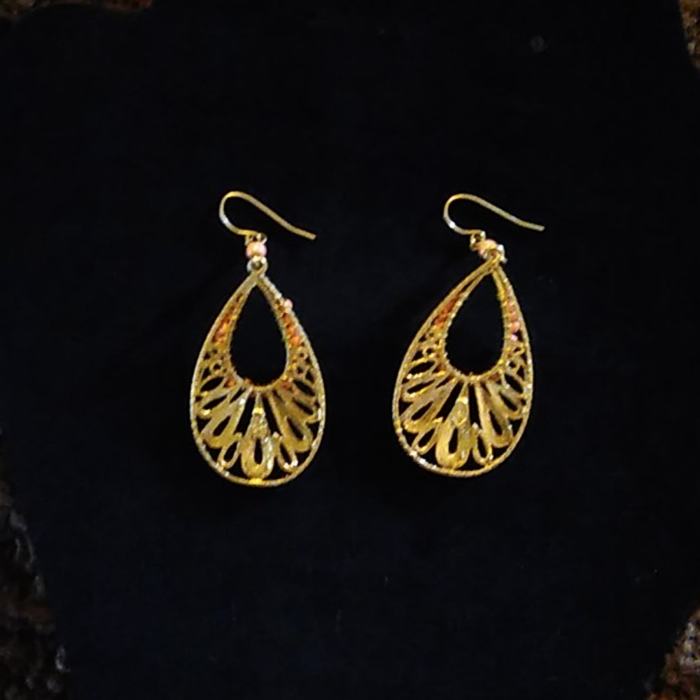 Earrings - Picture 5 of 6